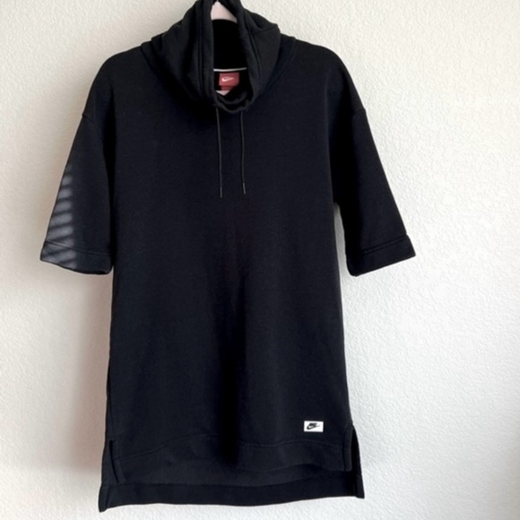 Nike Other - Nike Black Tunic Hoodie with Red Tag - size XL